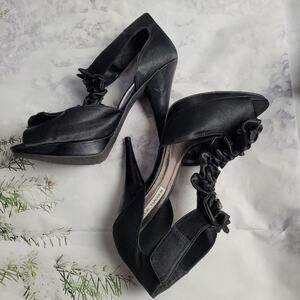 Demure Steve Madden Fiesti Black Satin Ruffle Heels size 10